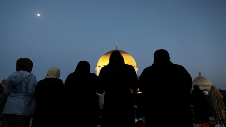 Palestinian-women-pray-inside-the-Al-Aqsa-compound-in-Jerusalems-Old-City-Reuters_copy_770x433