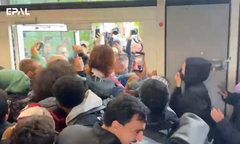 فيديو .... الشرطة الالمانية تقتحم مبنى جامعة برلين لفض الاعتصام الطلابي
