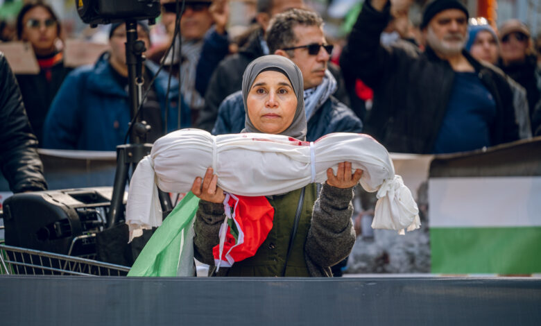 صور من المظاهرات الداعمة لفلسطين في مدينة أرهوس الدنماركية
