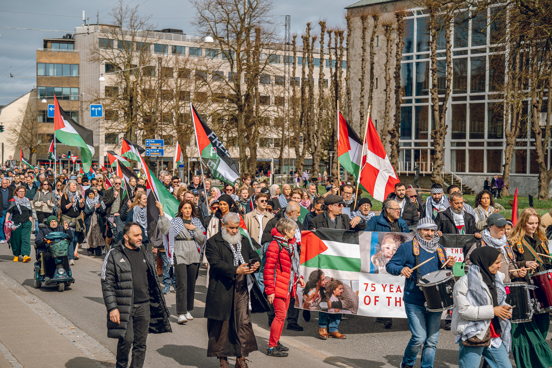 صور من المظاهرات الداعمة لفلسطين في مدينة أرهوس الدنماركية
