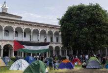اعتصام مؤيد لغزة في جامعة ميلانو في إيطاليا