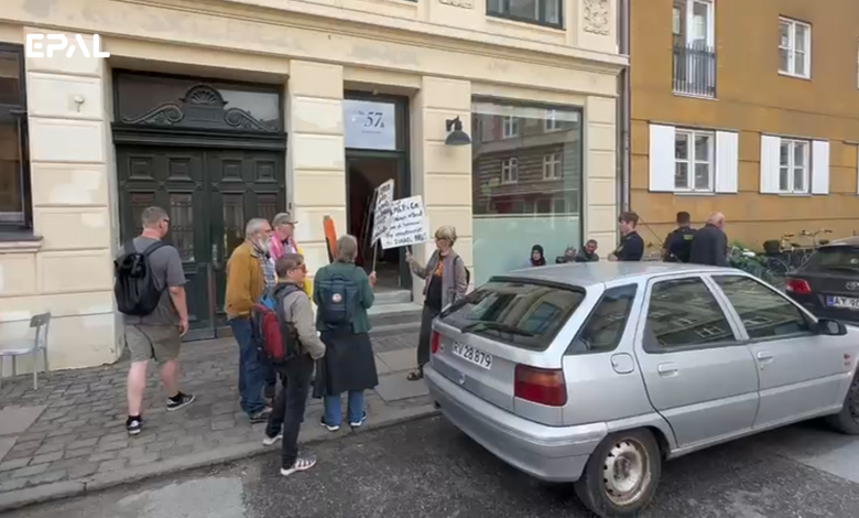 الشرطة الدنماركية تحتجز عدد من الناشطين الدنماركيين وأجانب لدخولهم مبنى شركة H. Folmer & Co التي تنقل الأسلحة لإسرائيل 