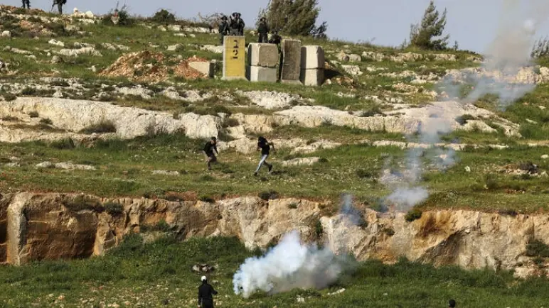 استشهاد محامٍ فلسطيني بنيران إسرائيلية خلال عمليات عسكرية في الضفة الغربية المحتلة