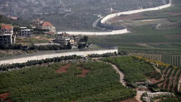 جيش الكيان الإسرائيلي يطلق نيران المدفعية على الأراضي اللبنانية رداً على إطلاق صاروخ