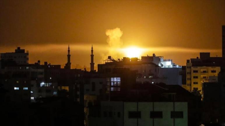 طائرات الكيان الإسرائيلي تقصف عدة أماكن في قطاع غزة المحاصر