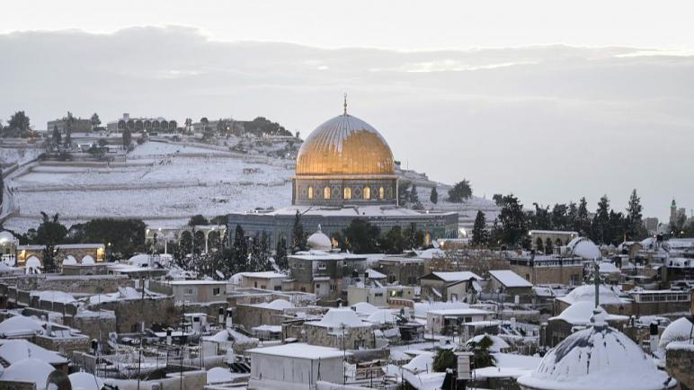 شاهد: القدس تحت الثلج، البياض نادراً ما يغطي البلدة القديمة