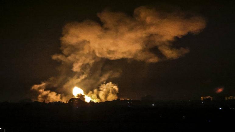 جيش الكيان الإسرائيلي ينفذ ضربات جوية على أهداف في قطاع غزة