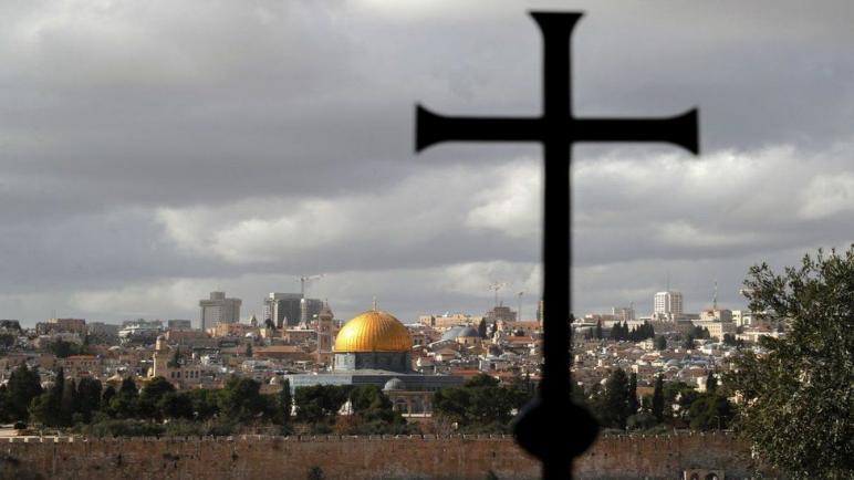 الكيان الإسرائيلي يرفض بيان قادة الكنيسة المسيحية بأن هناك جماعات متطرفة تريد طردهم من القدس