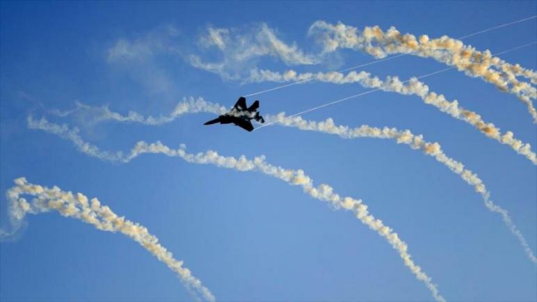 طائرات الكيان الإسرائيلي تقصف عدة مناطق في قطاع غزة