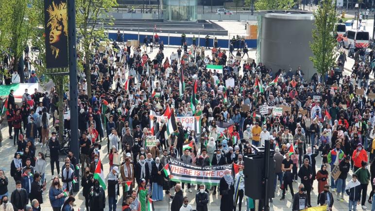 يوم آخر من الحراك التضامني الأوروبي مع الشعب الفلسطيني وتنديداً بالمجازر الإسرائيلية بحق المدنيين في غزة