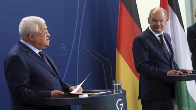 ضجة في ألمانيا بعد اتهام محمود عباس لإسرائيل بارتكاب 50 محرقة