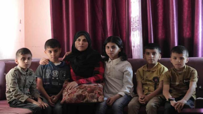 العيش مع السرطان في غزة: “تقدمت بطلب السفر للعلاج الإشعاعي تسع مرات ولم أتلق أي رد”