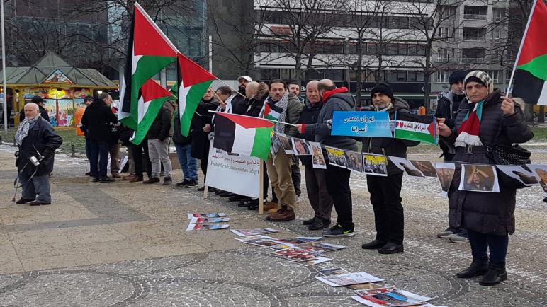 وقفة تضامنية في برلين دعما للأسرى الفلسطينيين في السجون الإسرائيلية