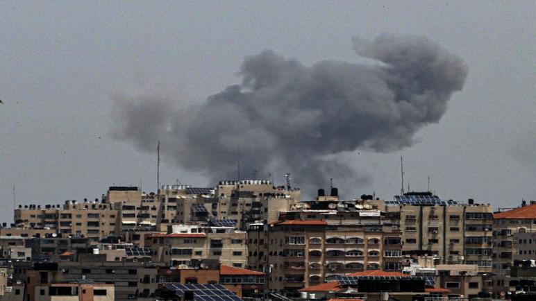 إطلاق صواريخ باتجاه القدس والكيان الإسرائيلي يستأنف هجماته على قطاع غزة