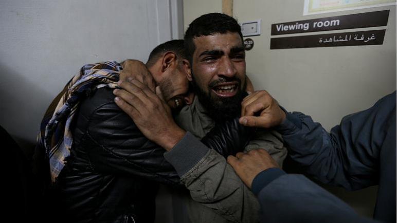 استشهاد فتى فلسطيني واصابة خمسة أخرين بجروح بنيران الجيش الإسرائيلي في قطاع غزة