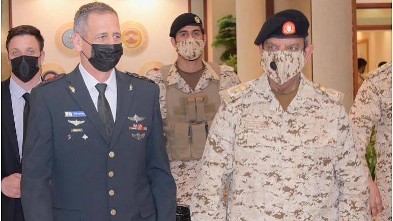 رئيس أركان جيش الكيان الإسرائيلي في زيارة إلى البحرين: انتقاد أجهزة الأمن في تل أبيب