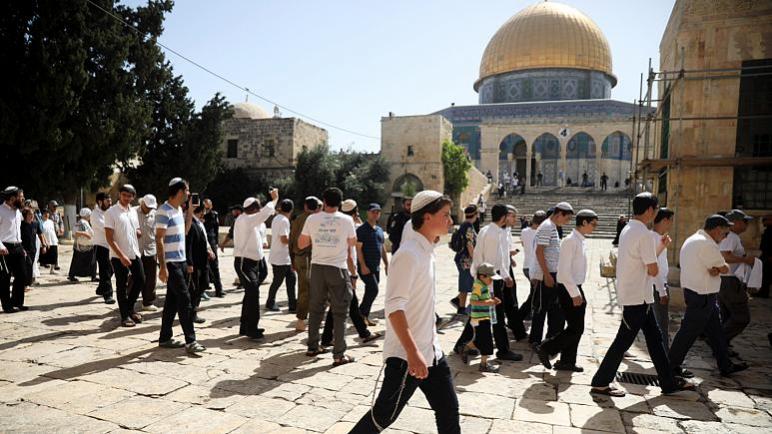 إسرائيليون متشددون ينتحلون صفة مسلمين من أجل الصلاة داخل الحرم القدسي 