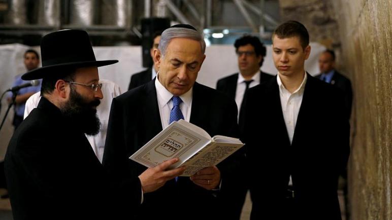 إبن نتنياهو : لتحقيق السلام إما أن يغادر جميع اليهود أو يذهب كل المسلمين وأنا أفضل الخيار الثاني