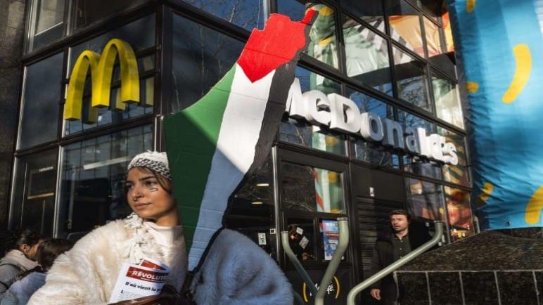 مبيعات شركة ماكدونالدز العالمية مخيبة للآمال بسبب المقاطعة في الشرق الأوسط