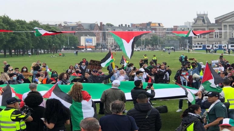 المئات يشاركون في تظاهرة داعمة لفلسطين ورافضة لقرار الضم الإسرائيلي في العاصمة الهولندية أمستردام