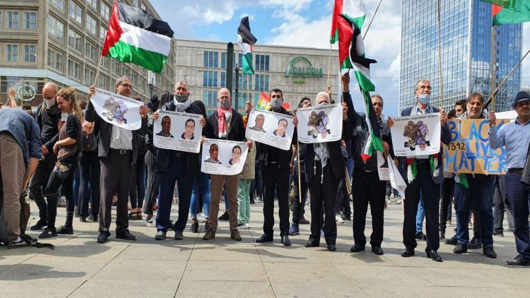 ابناء فلسطين يشاركون في مظاهرة ضد العنصرية والعنف في برلين ويرفعون الأعلام الفلسطينية