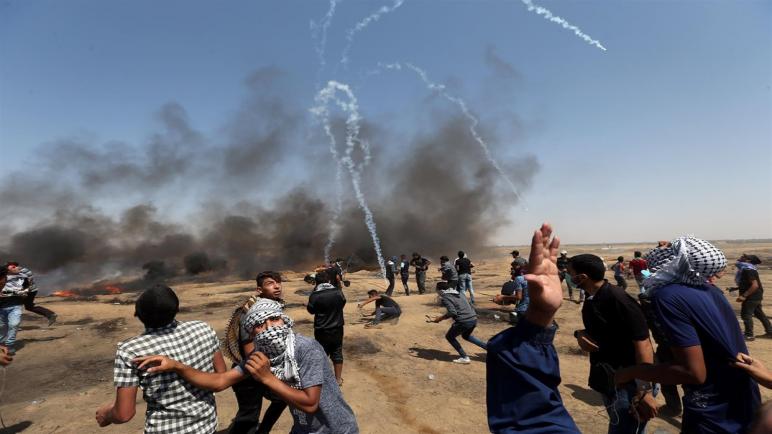 أكثر من 70 فلسطينيا أصيبوا بنيران إسرائيلية في احتجاجات اليوم بقطاع غزة