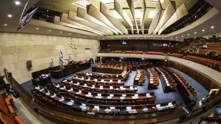 الكنيست الإسرائيلي يمنح الموافقة قانون يفرض عقوبة الإعدام على الإرهاب: لن يطبق على الإسرائيلي في حال قتل فلسطيني
