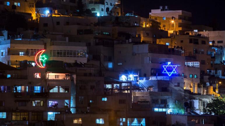 صحيفة NRC الهولندية – المحكمة الإسرائيلية العليا تقرر طرد سبعمائة فلسطيني من منازلهم في القدس الشرقية