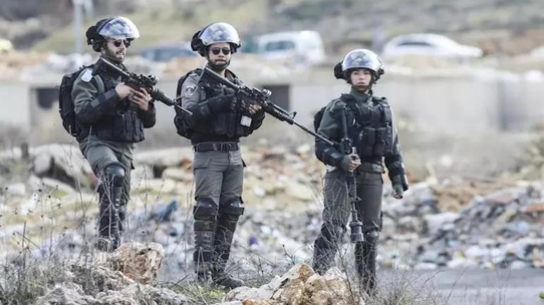 القوات الإسرائيلية تطلق النار على فلسطيني في القدس الشرقية بزعم محاولة طعن شرطي