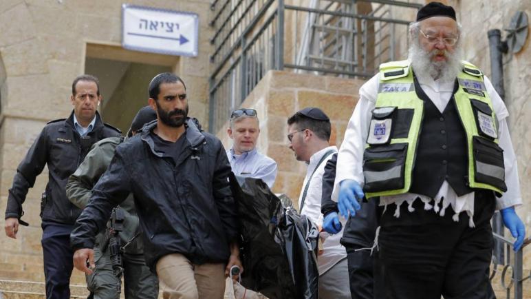 هجوم القدس: مقتل إسرائيلي وجرح أربعة أخرين بينهما ضابطان برصاص رجل فلسطيني واستشهاد المنفذ